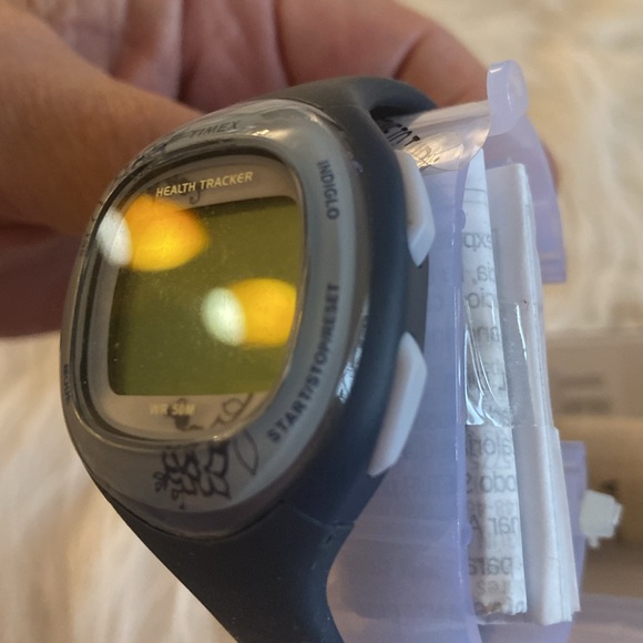 New TIMEX health tracker - Picture 5 of 6